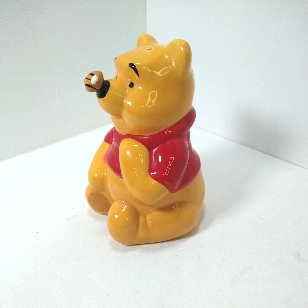 Disney Winnie the Pooh 2 3/4‎ Inch Shaker